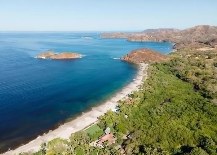 Garden Pool & 5-minutes Walk To Сasa de vacaciones *